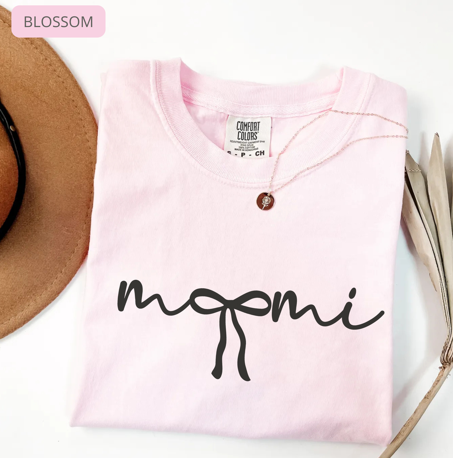 Comfort Colors Mommy Shirt – Cute Minimalist Mom Tee, Aesthetic Mama T-Shirt, Mother's Day Gift