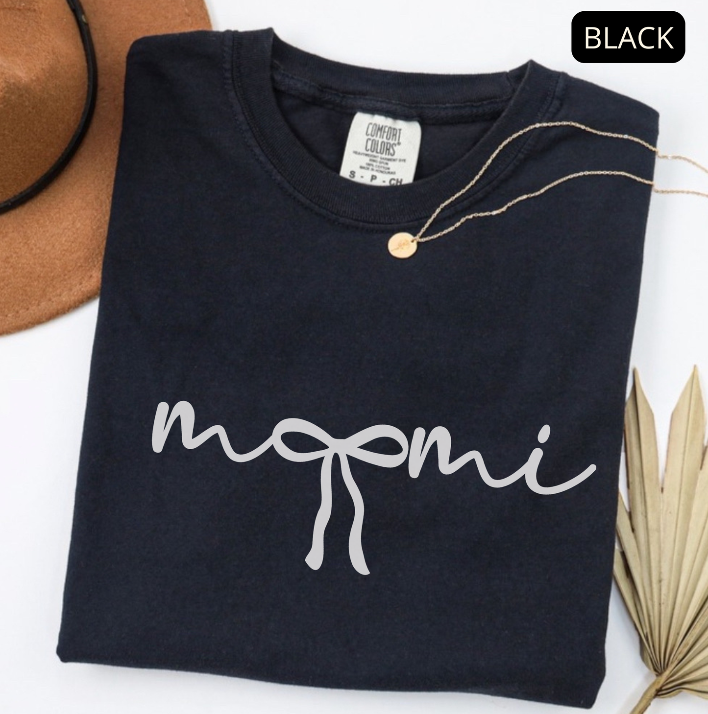 Comfort Colors Mommy Shirt – Cute Minimalist Mom Tee, Aesthetic Mama T-Shirt, Mother's Day Gift