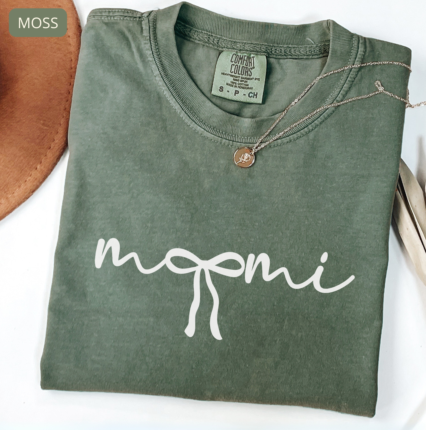 Comfort Colors Mommy Shirt – Cute Minimalist Mom Tee, Aesthetic Mama T-Shirt, Mother's Day Gift