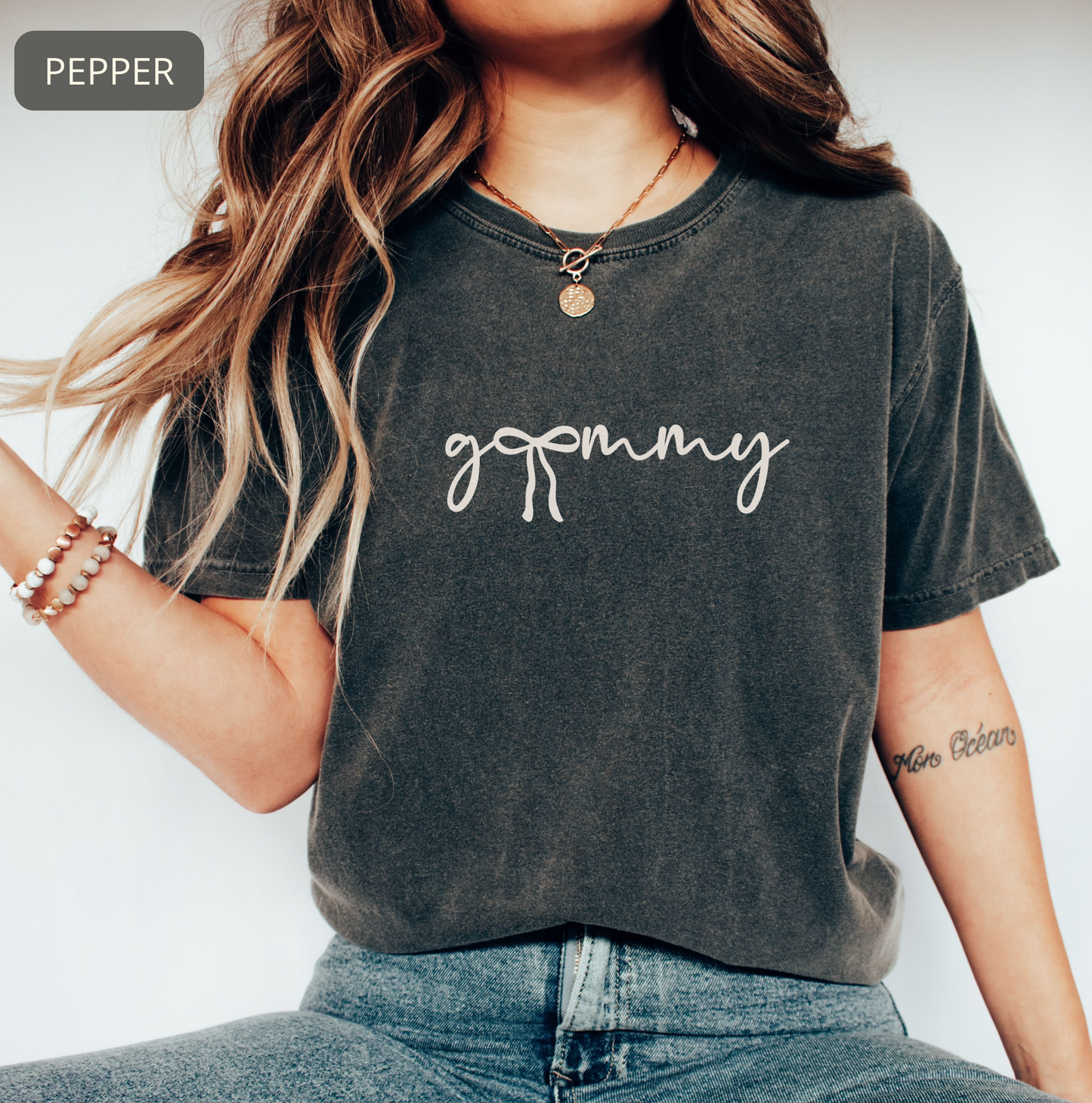 Comfort Colors Granny Shirt – Cute Minimalist Grandma Tee, Mother's Day Gift for Grandma