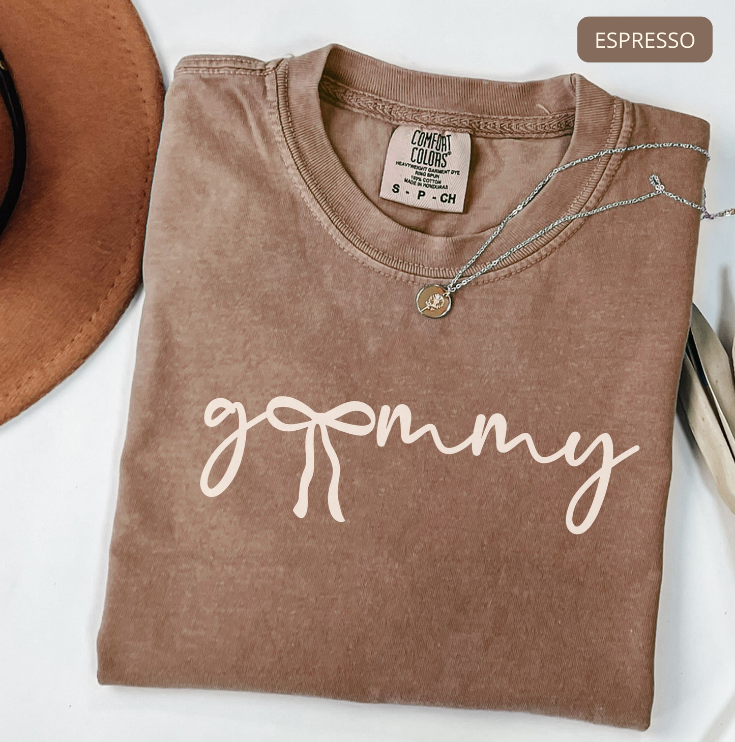 Comfort Colors Granny Shirt – Cute Minimalist Grandma Tee, Mother's Day Gift for Grandma