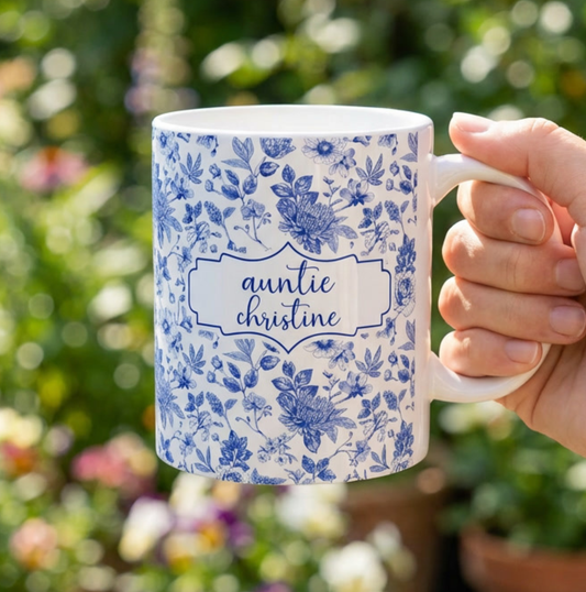 Personalized Auntie Mug – Custom Name Floral Coffee Cup, Pregnancy Reveal Gift for New Aunt