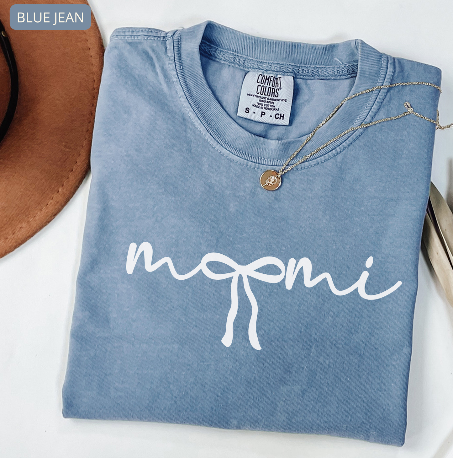 Comfort Colors Mommy Shirt – Cute Minimalist Mom Tee, Aesthetic Mama T-Shirt, Mother's Day Gift