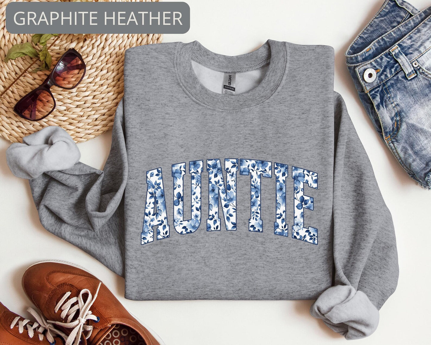 Personalized Auntie Sweatshirt – Floral Aunt Crewneck, Pregnancy Reveal Gift for Aunt