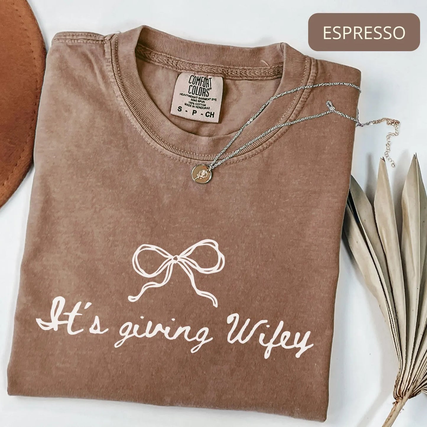 Comfort Colors It's Giving Wifey Shirt – Bride To Be Wedding Tee, Bachelorette Bridal Shower Gift