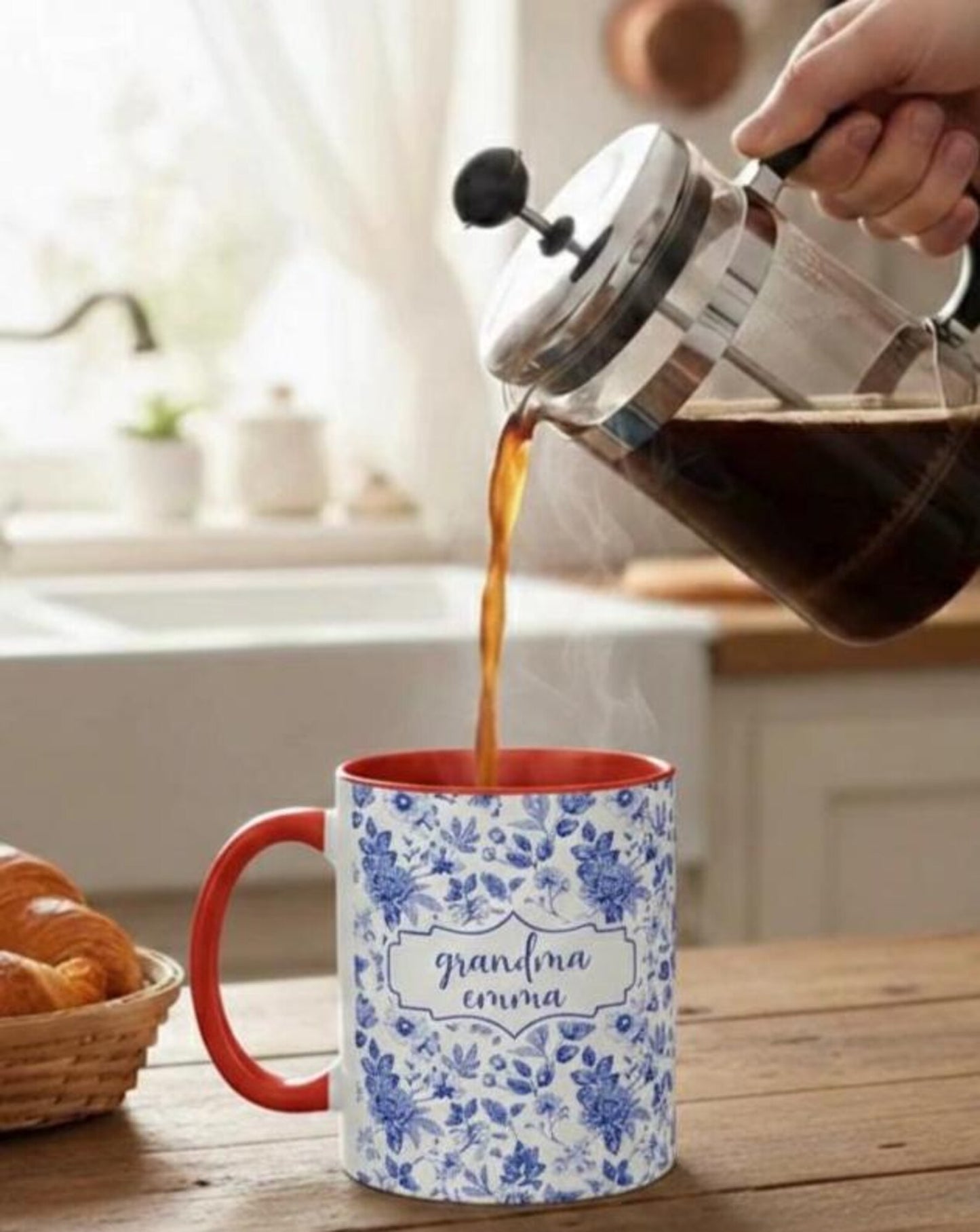 Personalized Auntie Mug – Custom Name Floral Coffee Cup, Pregnancy Reveal Gift for New Aunt