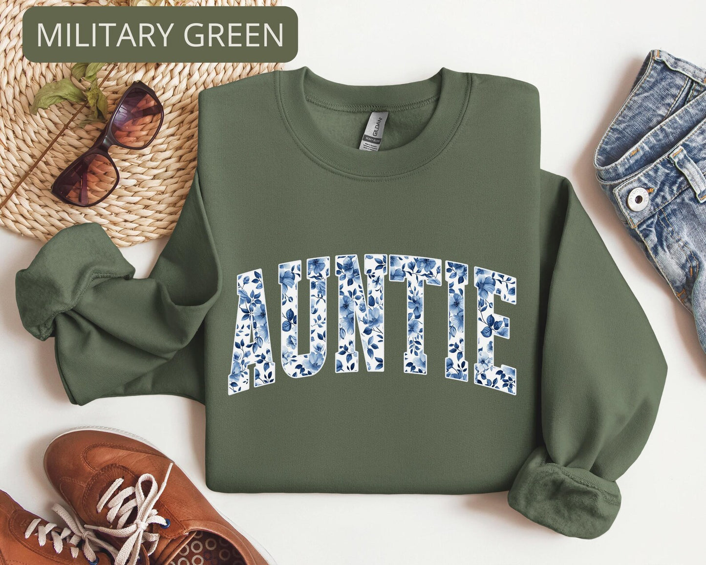 Personalized Auntie Sweatshirt – Floral Aunt Crewneck, Pregnancy Reveal Gift for Aunt