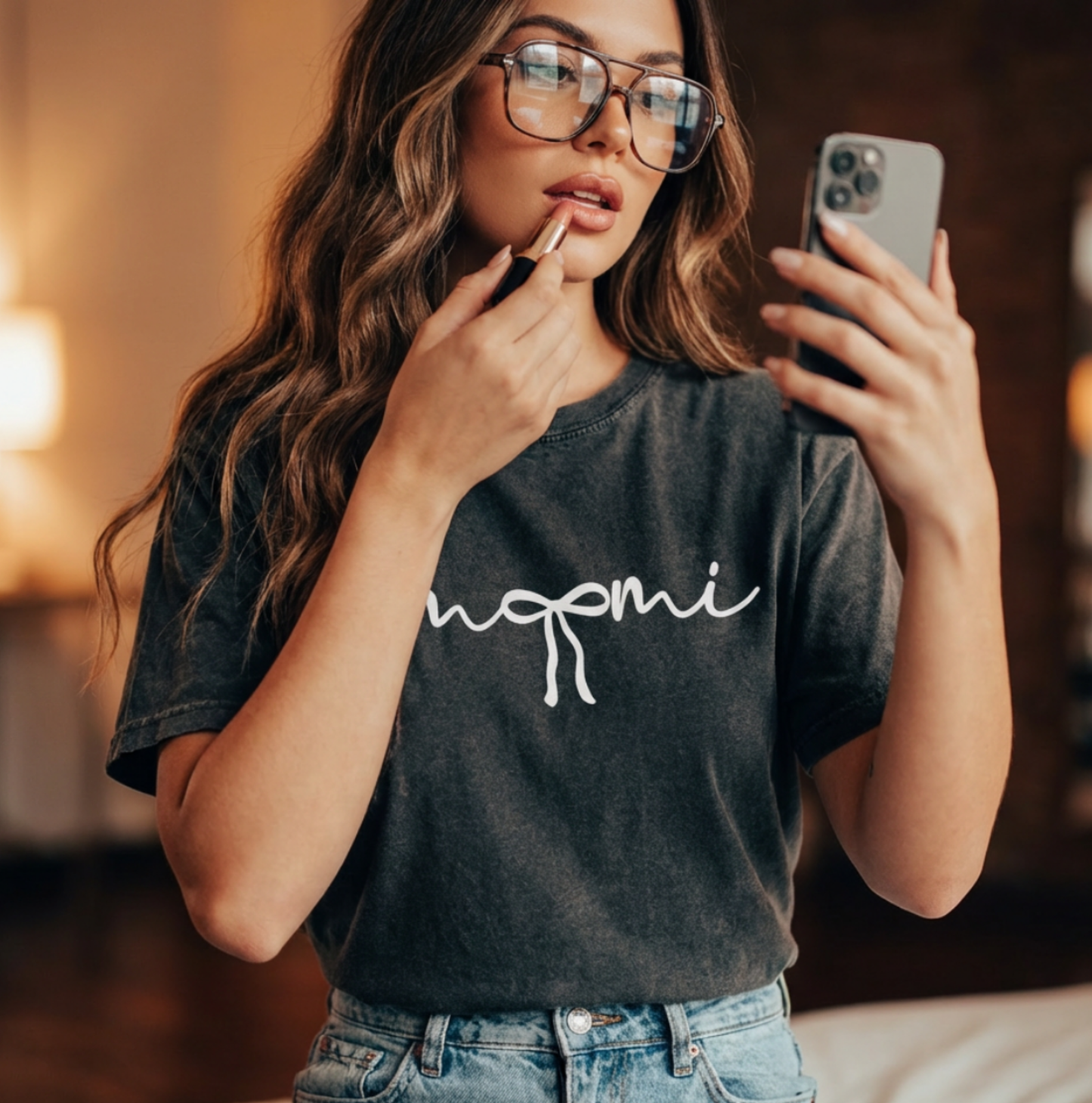 Comfort Colors Mommy Shirt – Cute Minimalist Mom Tee, Aesthetic Mama T-Shirt, Mother's Day Gift