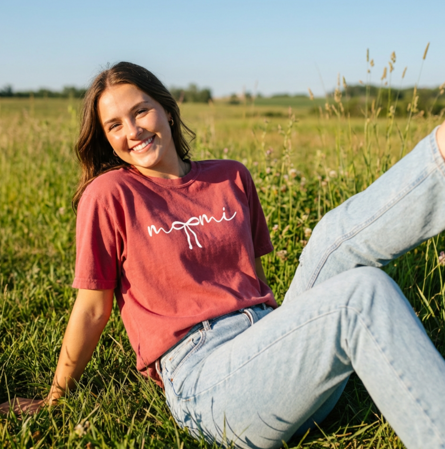 Comfort Colors Mommy Shirt – Cute Minimalist Mom Tee, Aesthetic Mama T-Shirt, Mother's Day Gift