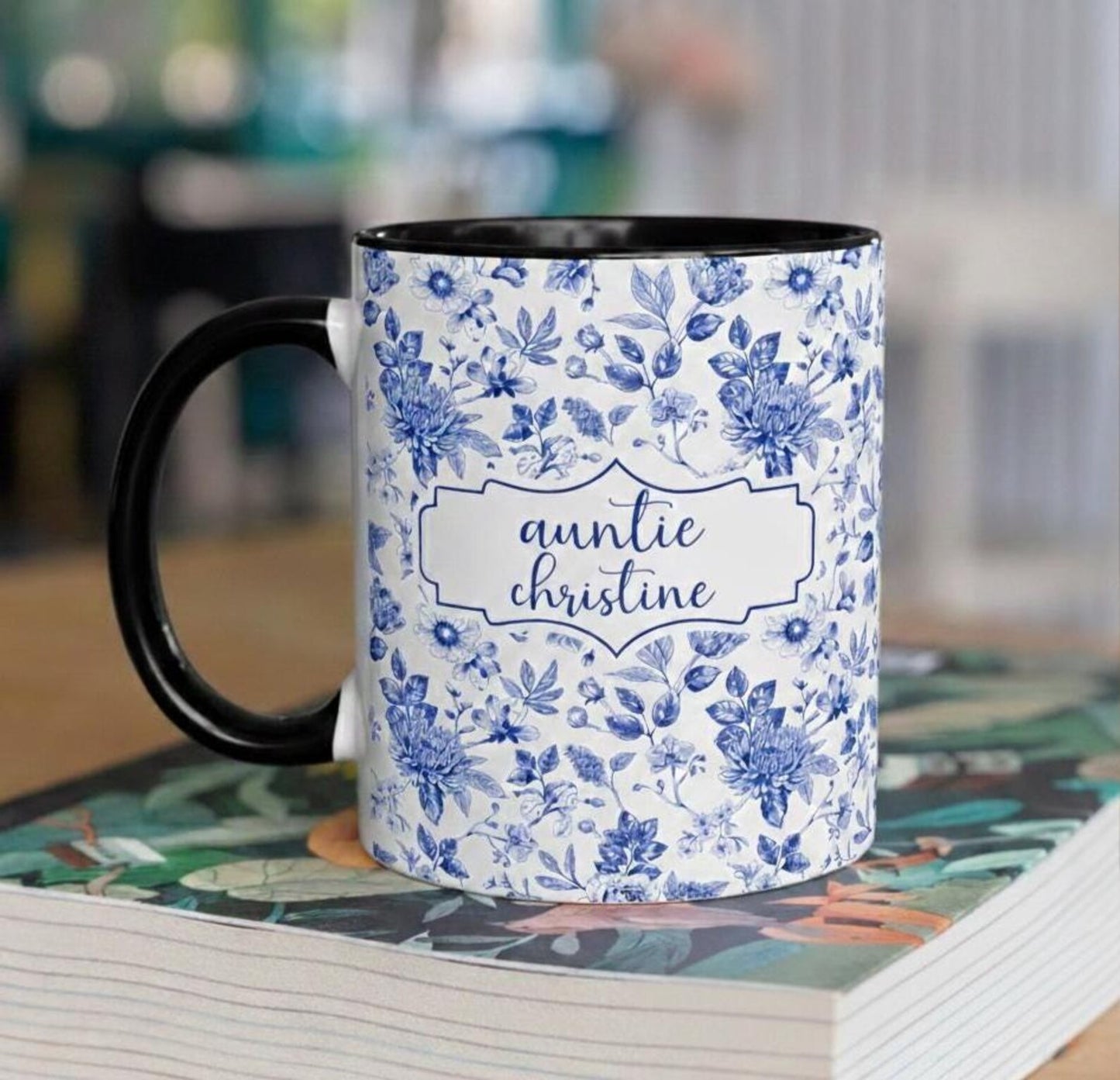 Personalized Auntie Mug – Custom Name Floral Coffee Cup, Pregnancy Reveal Gift for New Aunt